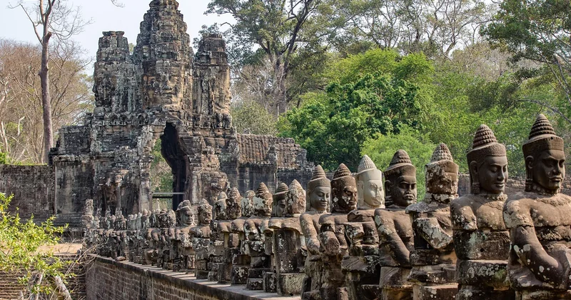 Le cas Angkor : entre magie et tourisme de masse